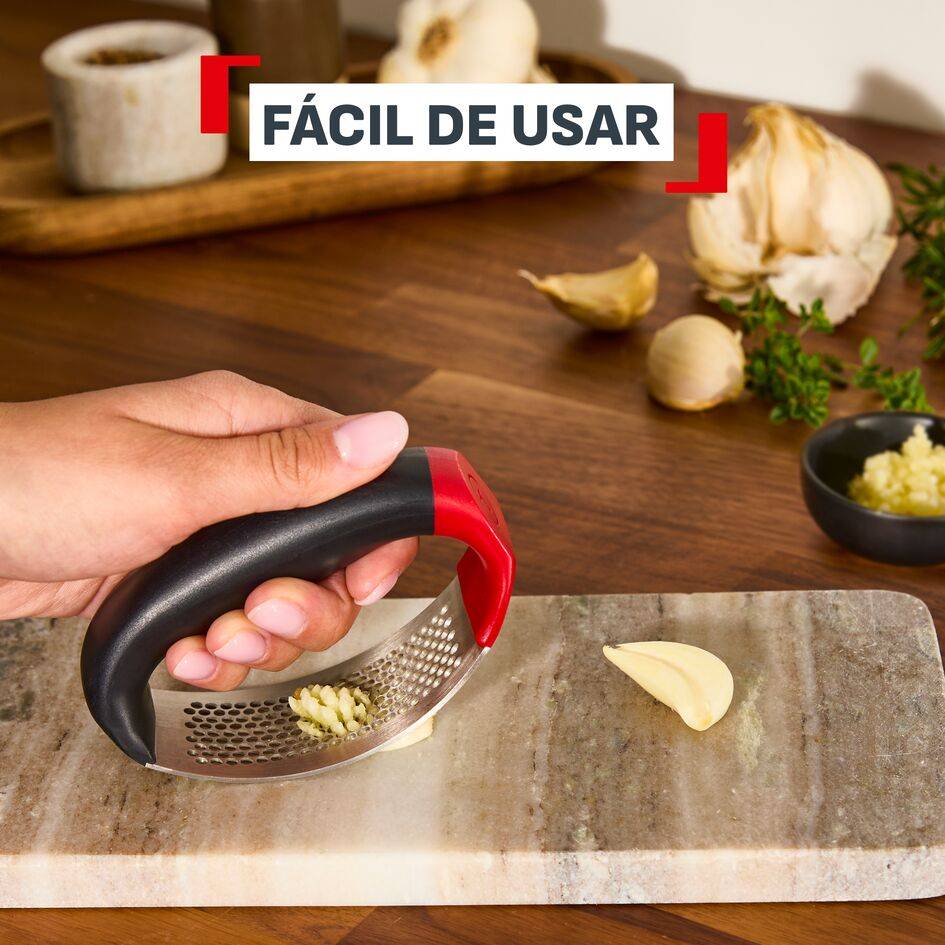 Ingenio+ Prensador de ajo, Triturado perfecto, Uso sin esfuerzo, Apto para lavavajillas, Negro y rojo