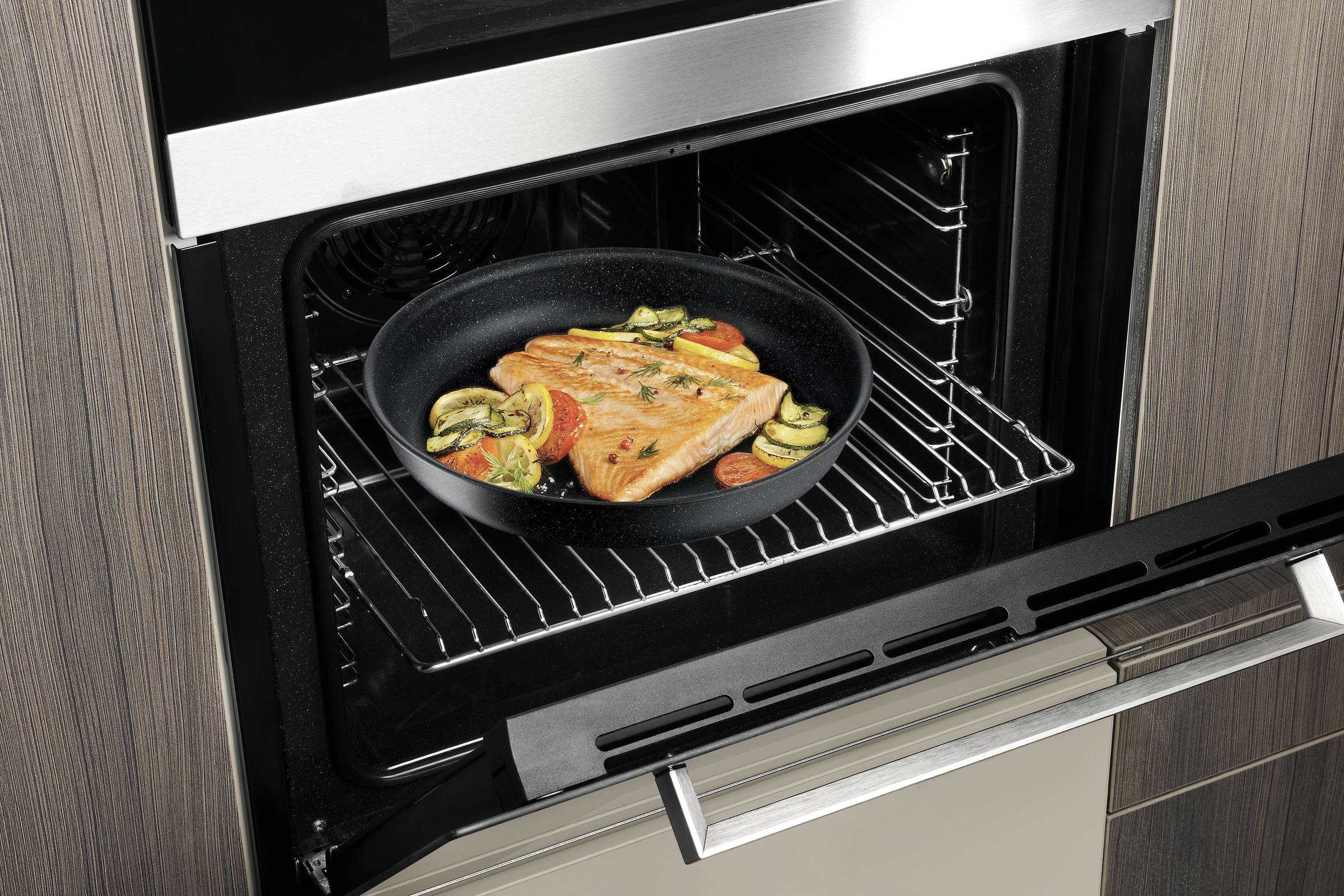 Ingenio Black Stone, Set de 3 piezas, Sartén 28 cm + Cazo 20 cm + 1 Mango Extraíble