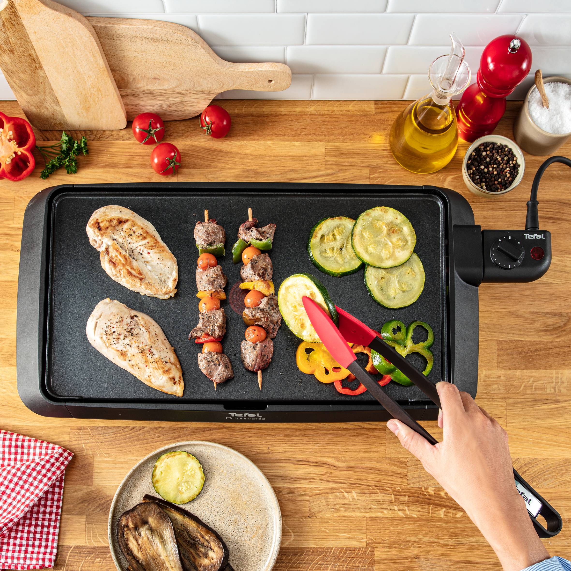 Plancha Sevilla Colormania, Superficie de cocción de 44,5 x 24,5 cm