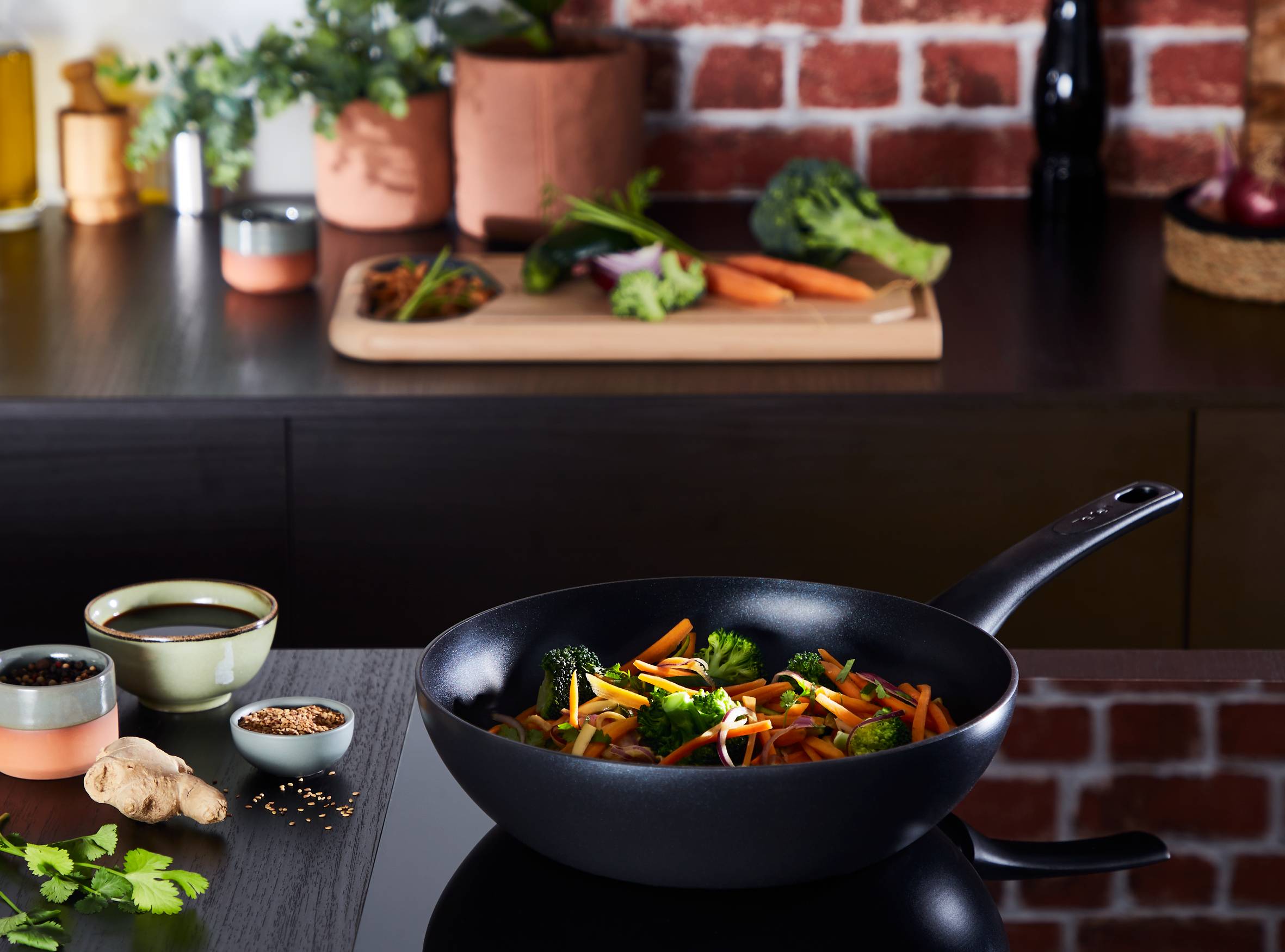 Ultimate On, Sartén wok, 28 cm, Negra