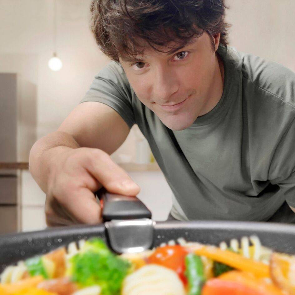 Ultimate On, Set 3 sartenes de Mango Fijo, 20/24/28 cm, Revestimiento antiadherente, Inducción, Negro