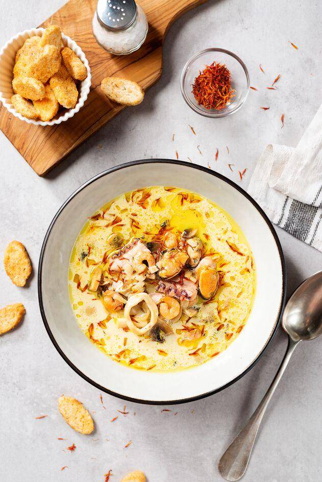 Papillote de marisco aromatizado con trufa negra, salsa de crema de azafrán - Receta Perfectmix Cook | Tefal