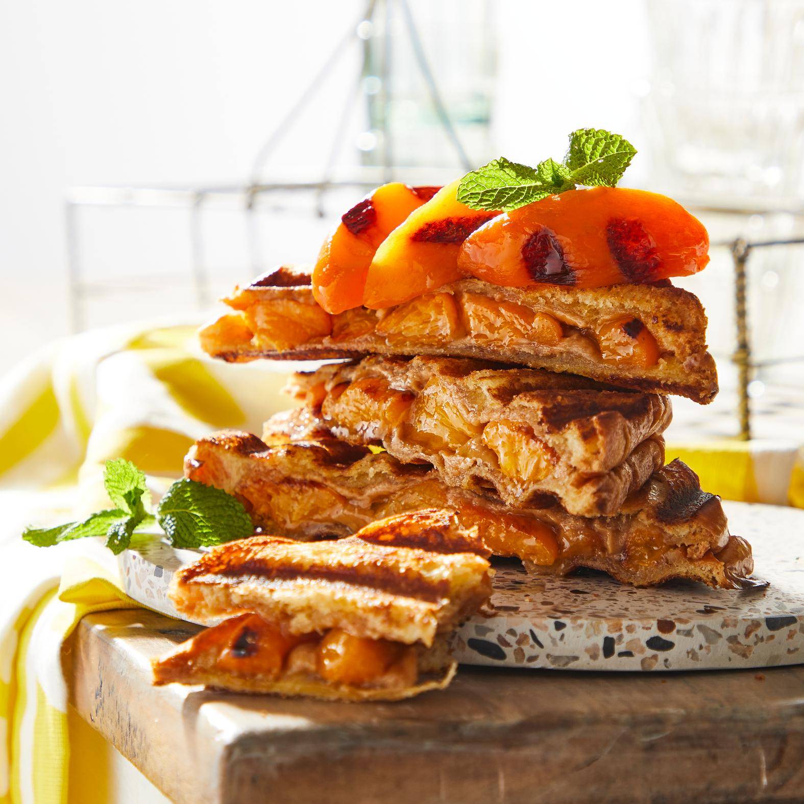 Sándwiches de melocotón a la parrilla y mantequilla de cacahuete - Receta undefined | Tefal