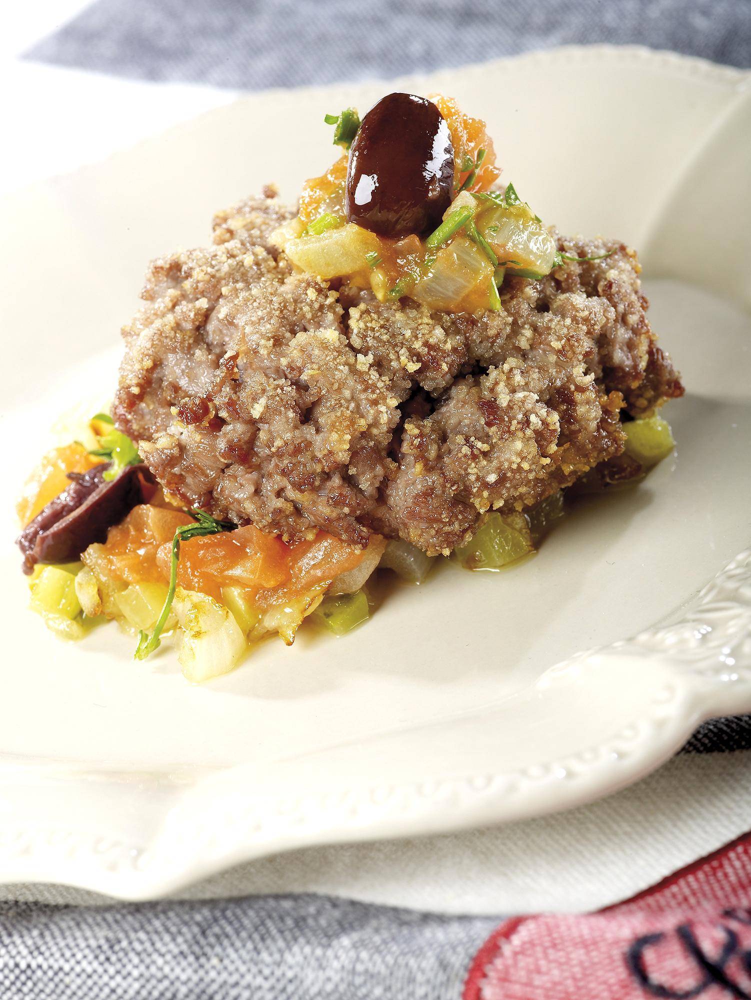 Steak tartar ligeramente soasado con pepinillos, perejil, cebolla, tomate y aceitunas - Receta Actifry Original 1kg | Tefal