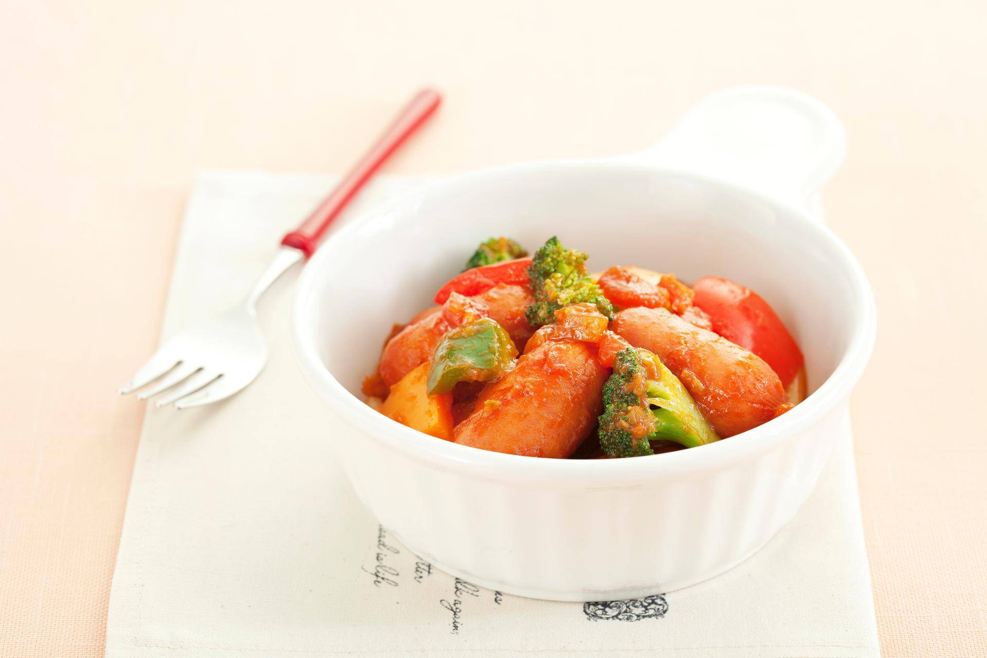 Salteado de salchichas con verduras - Receta Actifry Genius | Tefal