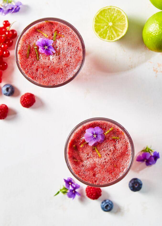 Cóctel de frutos rojos, gaseosa de limón y flores de violeta - Receta Perfectmix + | Tefal