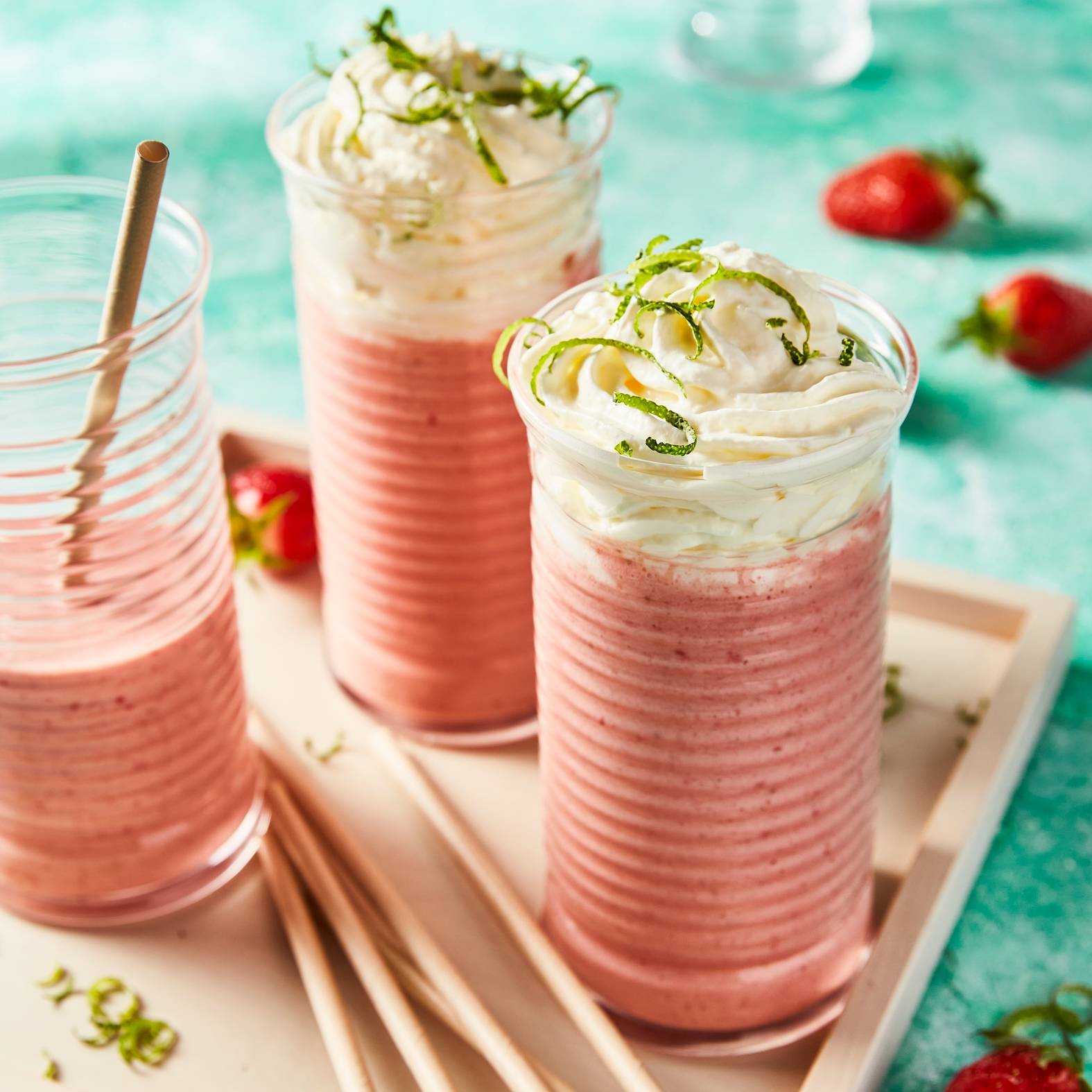 Batido de fresa con helado de vainilla y nata montada de lima - Receta Perfectmix + | Tefal