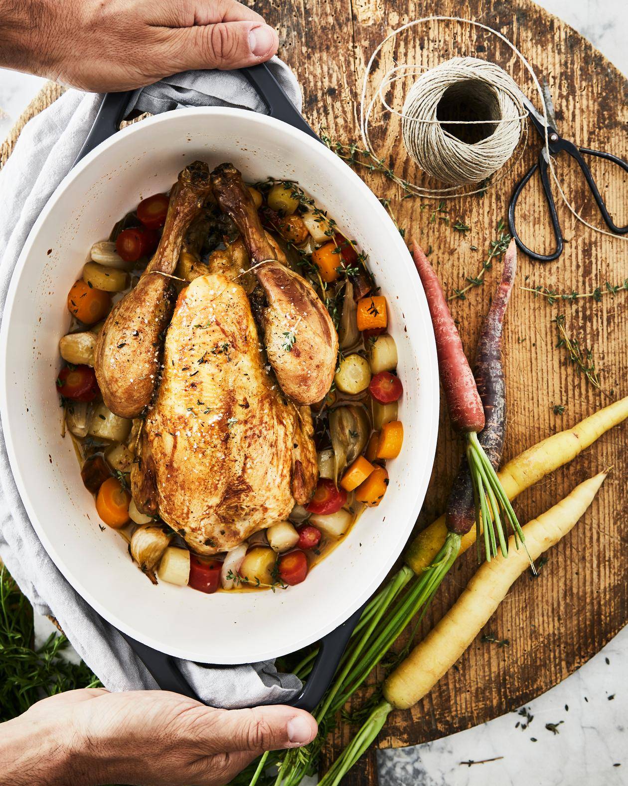 Pollo a la cazuela con tomillo y zanahorias arco iris - Receta undefined | Tefal