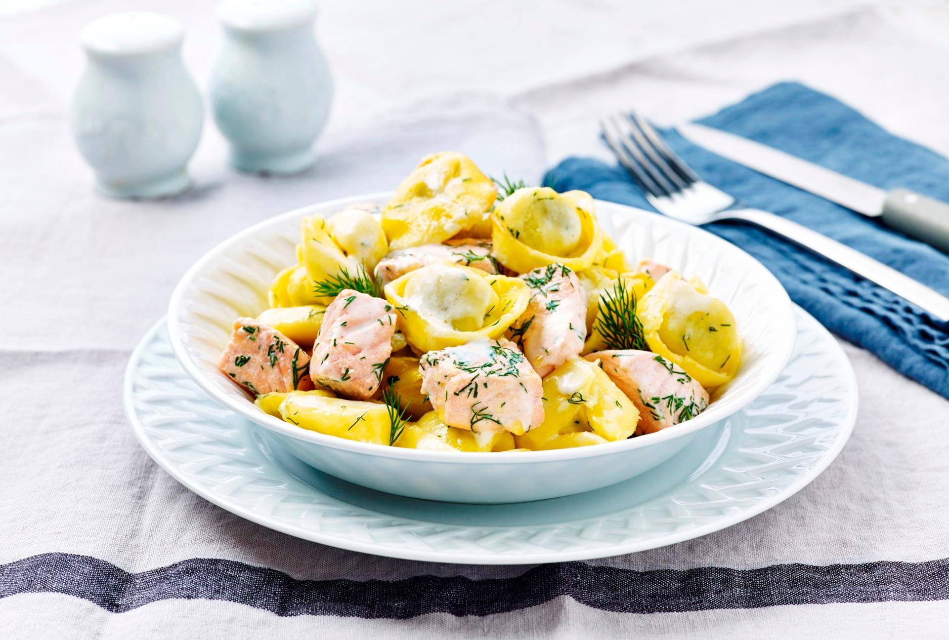 Tortellini de espinacas y ricotta con salmón - Receta Actifry Smart 1kg | Tefal