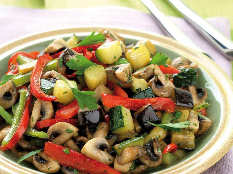 Verduras euromediterráneas con salsa de cebolla, ajo y tomate - Receta Actifry Express 1kg | Tefal