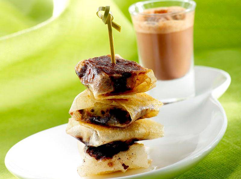 Minitortitas de plátano con granos de cacao preparadas en la ActiFry - Receta Actifry 2 in 1 - 1.5kg | Tefal