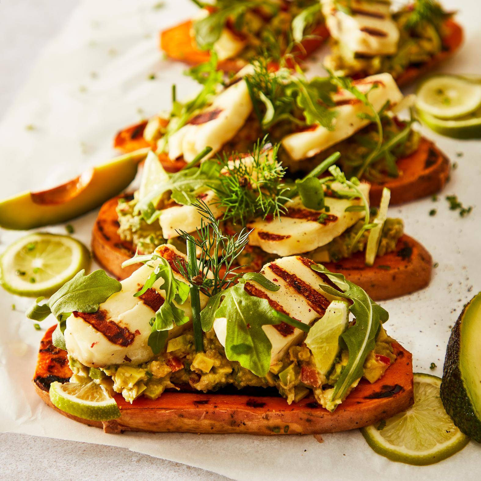 Boniato, guacamole y halloumi a la parrilla sobre tostadas - Receta undefined | Tefal